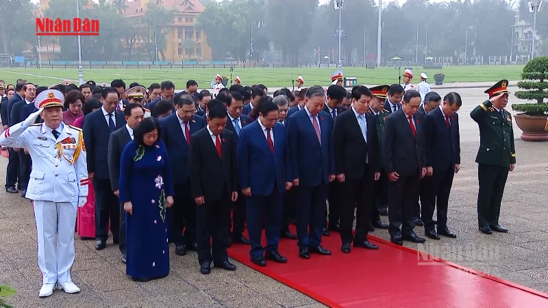 Lãnh đạo cấp cao viếng lăng Chủ tịch Hồ Chí Minh, bày tỏ lòng thành kính