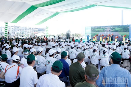 Quang cảnh lễ mít-tinh hưởng ứng Ngày Môi trường thế giới (5/6) và Tháng Hành động vì môi trường năm 2025.