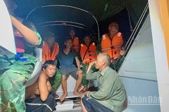 Các nạn nhân được lực lượng Biên phòng thành phố Hải Phòng kịp thời cứu nạn.