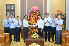 Đoàn đại biểu Tỉnh ủy Thanh Hóa do đồng chí Nguyễn Doãn Anh, Ủy viên Trung ương Đảng, Bí thư Tỉnh ủy Thanh Hóa làm trưởng đoàn đã tới thăm, chúc mừng Báo Nhân Dân. (Ảnh: THỦY NGUYÊN).