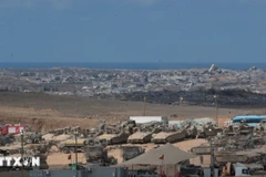 Xe quân sự Israel tại khu vực biên giới với Dải Gaza ngày 10/10/2025. (Ảnh: THX/TTXVN)