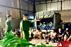 Đại tá Bùi Trung Thành, Phó Giám đốc, Thủ trưởng Cơ quan CSĐT Công an thành phố Hải Phòng trực tiếp có mặt tại hiện trường chỉ đạo công tác điều tra.