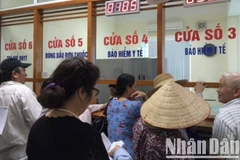 Nhóm đối tượng người cao tuổi đang hưởng trợ cấp tuất hằng tháng sẽ được Nhà nước cấp thẻ bảo hiểm y tế miễn phí. (Ảnh minh họa: ĐỖ THOA)