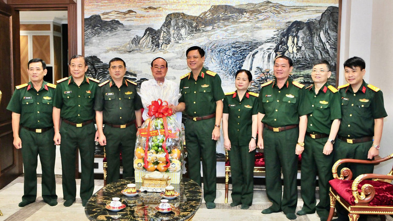 Thượng tướng Nguyễn Trường Thắng thăm Thượng tướng Trần Đơn, nguyên Thứ trưởng Quốc phòng. img-2399.jpg