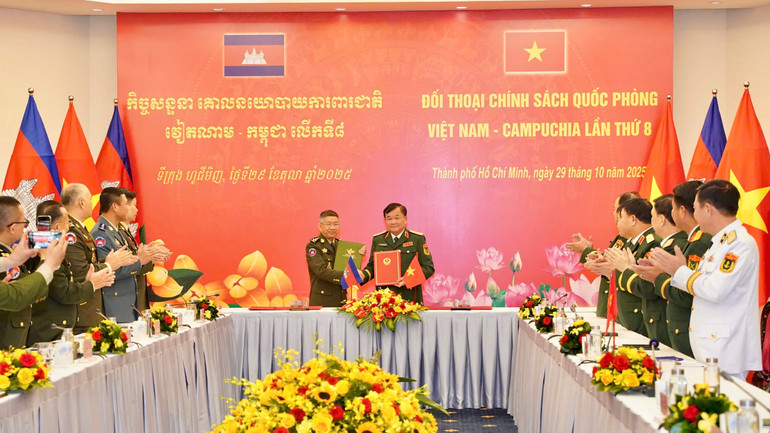 Hai bên ký kết bản ghi nhớ. img-3887.jpg