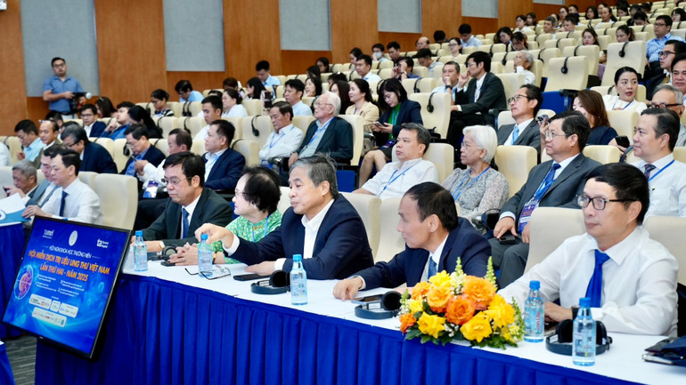 Đại biểu trong nước và quốc tế dự hội nghị khoa học. img-1711.jpg