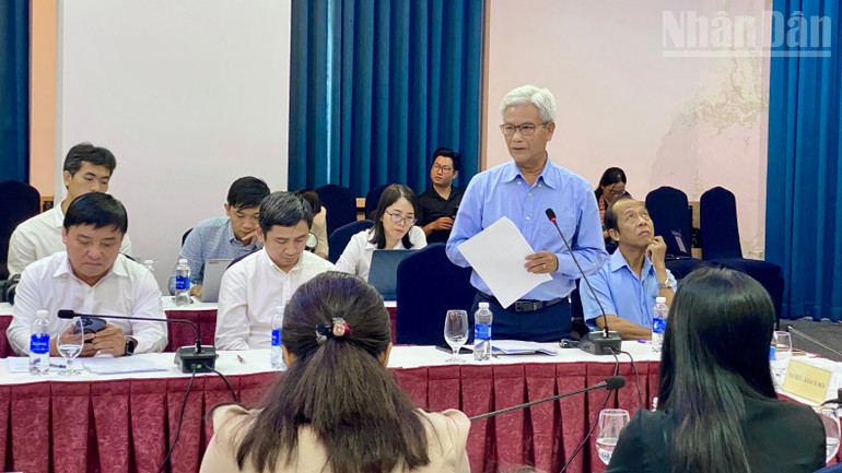 Ông Lê Thanh Tuấn, Tổng Biên tập Báo và Đài Phát thanh-Truyền hình Vĩnh Long phát biểu. ndo_tr_img-2754.jpg
