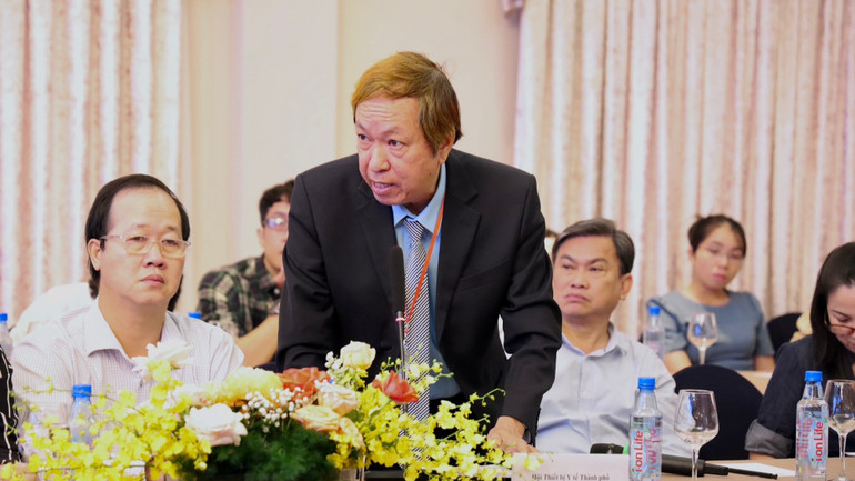 Đại diện cộng đồng doanh nghiệp lĩnh vực y tế phát biểu. img-2808.jpg