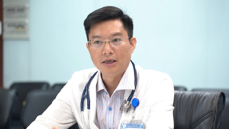 Bác sĩ Nguyễn Khắc Lê Sơn, Phó Khoa Điều trị rối loạn nhịp, Bệnh viện Chợ Rẫy, chia sẻ thông tin. img-3602.jpg