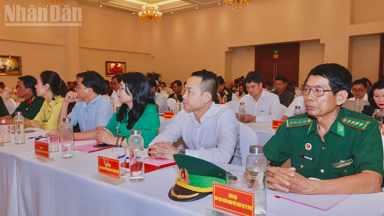 Lãnh đạo các Cơ quan thông tấn báo chí dự buổi gặp gỡ với Bộ Tư lệnh Quân khu 7. ndo_tl_img-0897.jpg