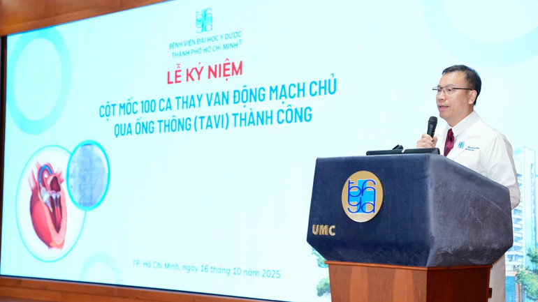 Phó Giáo sư, Tiến sĩ Nguyễn Hoàng Định, Phó Giám đốc Bệnh viện Đại học Y dược Thành phố Hồ Chí Minh phát biểu. img-3507.jpg