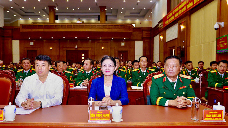 Lãnh đạo các địa phương dự buổi lễ. img-0993.jpg