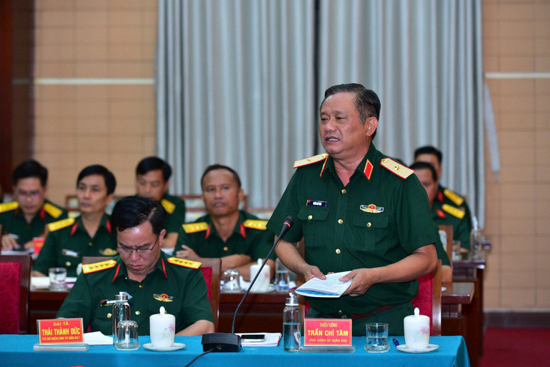 Thiếu tướng Trần Chí Tâm, Phó Chính ủy Quân khu 7 phát biểu. 41e66dc0b340071e5e51.jpg