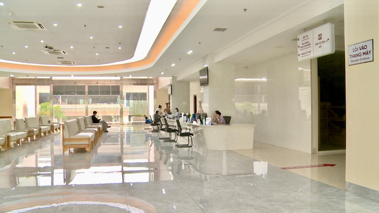 فضای باز در بیمارستان عمومی هونگ دوک ۲. anh-chup-man-hinh-2025-11-04-luc-144516.jpg