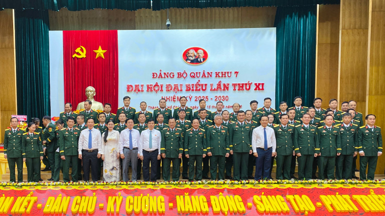 Đại biểu chụp ảnh lưu niệm tại Đại hội. img-2078.jpg