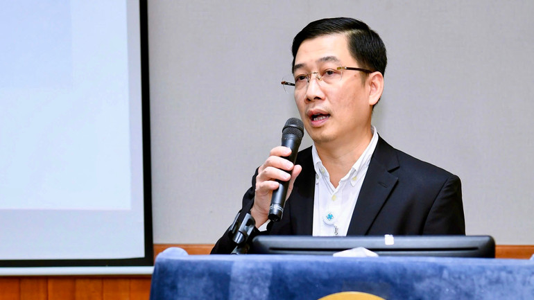 Tiến sĩ Trương Thanh Tình, Trưởng Khoa Ngoại thần kinh, Bệnh viện Đại học Y dược Thành phố Hồ Chí Minh. img-3378.jpg
