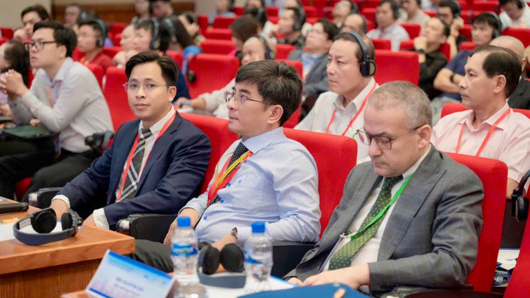 Đại biểu dự hội nghị khoa học. img-3584.jpg