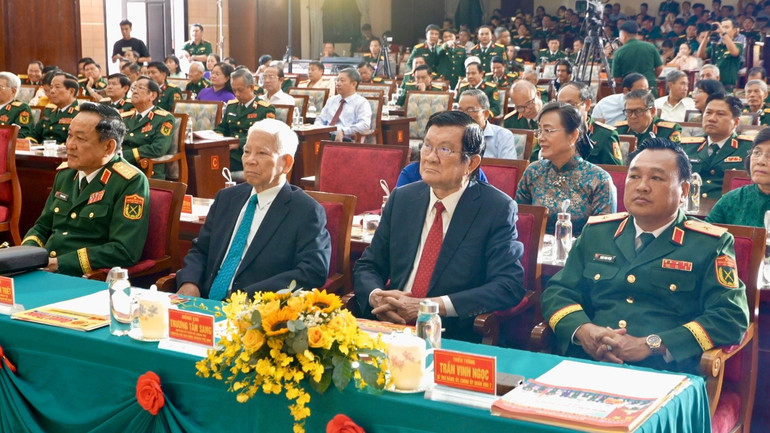 Các đồng chí nguyên lãnh đạo Đảng và Nhà nước, lãnh đạo Bộ Quốc phòng dự lễ kỷ niệm. anh-chup-man-hinh-2025-09-04-luc-171225.jpg