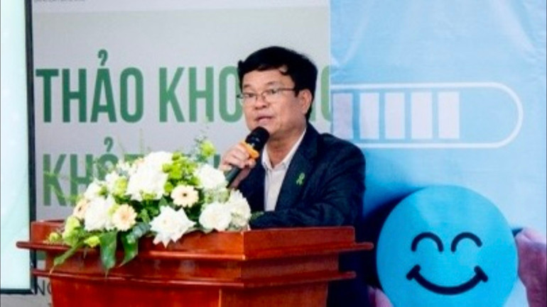 دانشیار، دکتر فام لو توان، رئیس انجمن پزشکی نظامی-غیرنظامی ویتنام سخنرانی کرد. img-4160.jpg