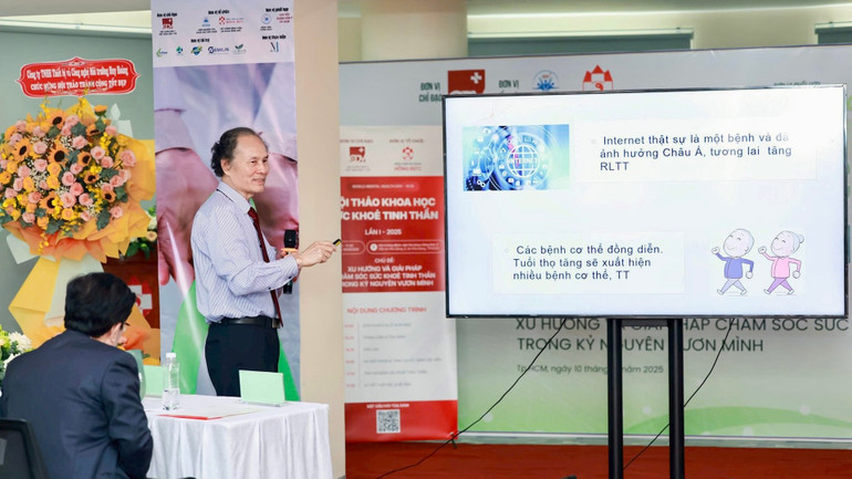 پروفسور دکتر کائو تین دوک، مقالهای در مورد سلامت روان ارائه داد. img-4159.jpg