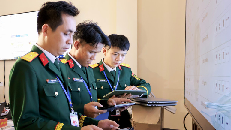 Công tác kỹ thuật bảo đảm thông tin thông suốt trong môi trường số. img-2387.jpg