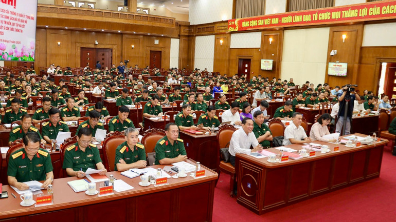 Quang cảnh hội nghị tổng kết thực hiện nhiệm vụ tìm kiếm, quy tập hài cốt liệt sĩ do Quân khu 7 tổ chức. img-2900.jpg