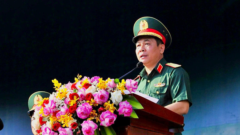 Thiếu tướng Vũ Văn Điền, Tư lệnh Bộ Tư lệnh Thành phố Hồ Chí Minh phát biểu. img-0892.jpg