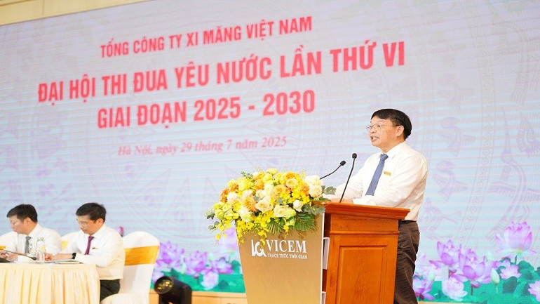 Chủ tịch HĐTV VICEM Hoàng Quốc Việt chia sẻ tại đại hội. (Ảnh: THANH TÂM) anh-viet.jpg
