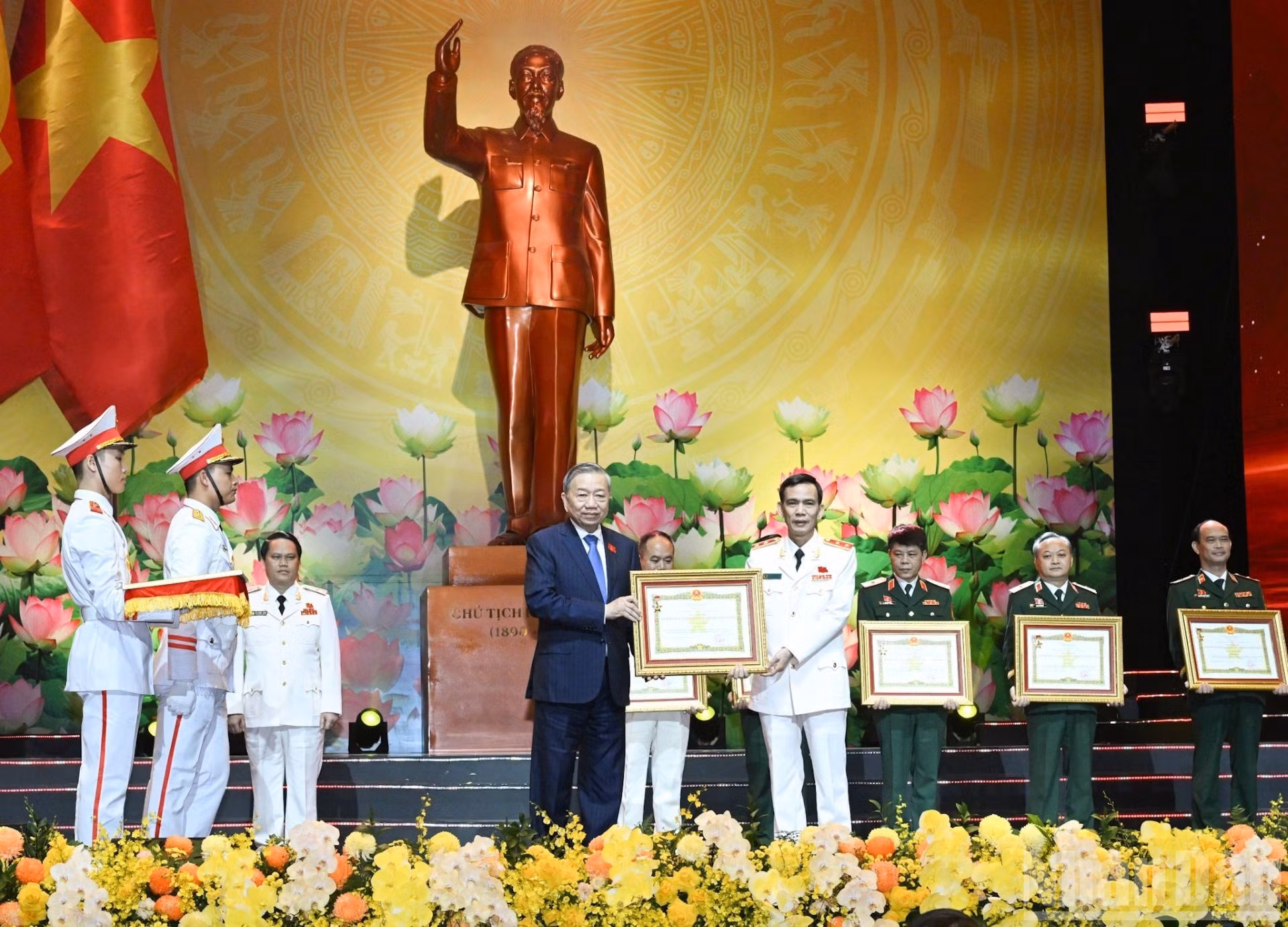 ndo_br_tonvinh1.jpg