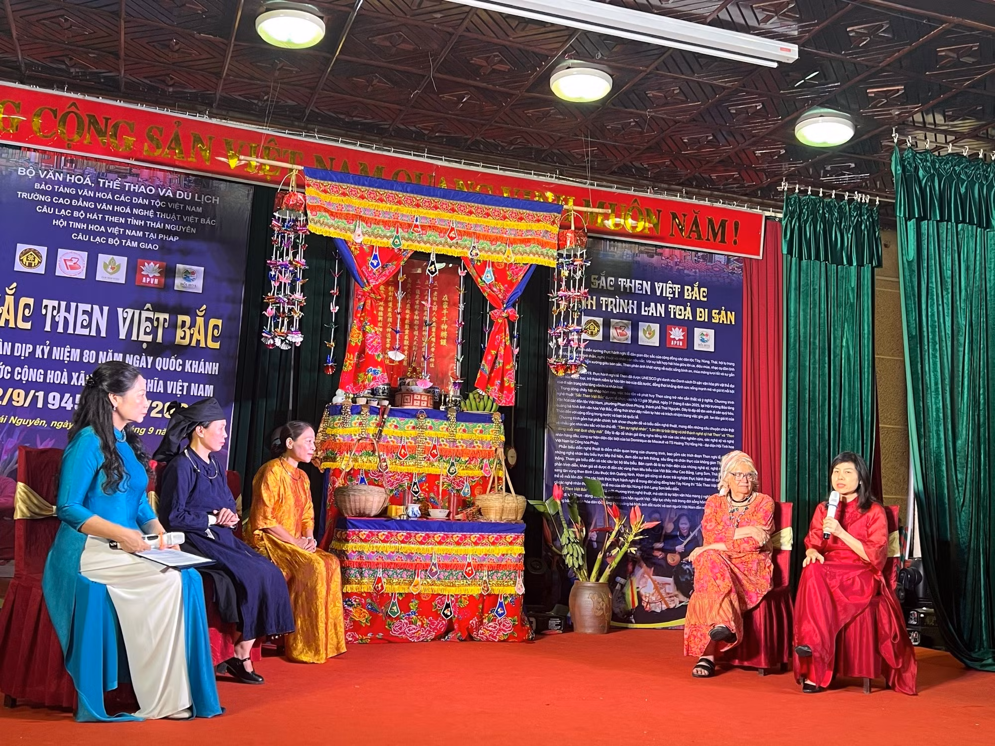 hoangha5.jpg
