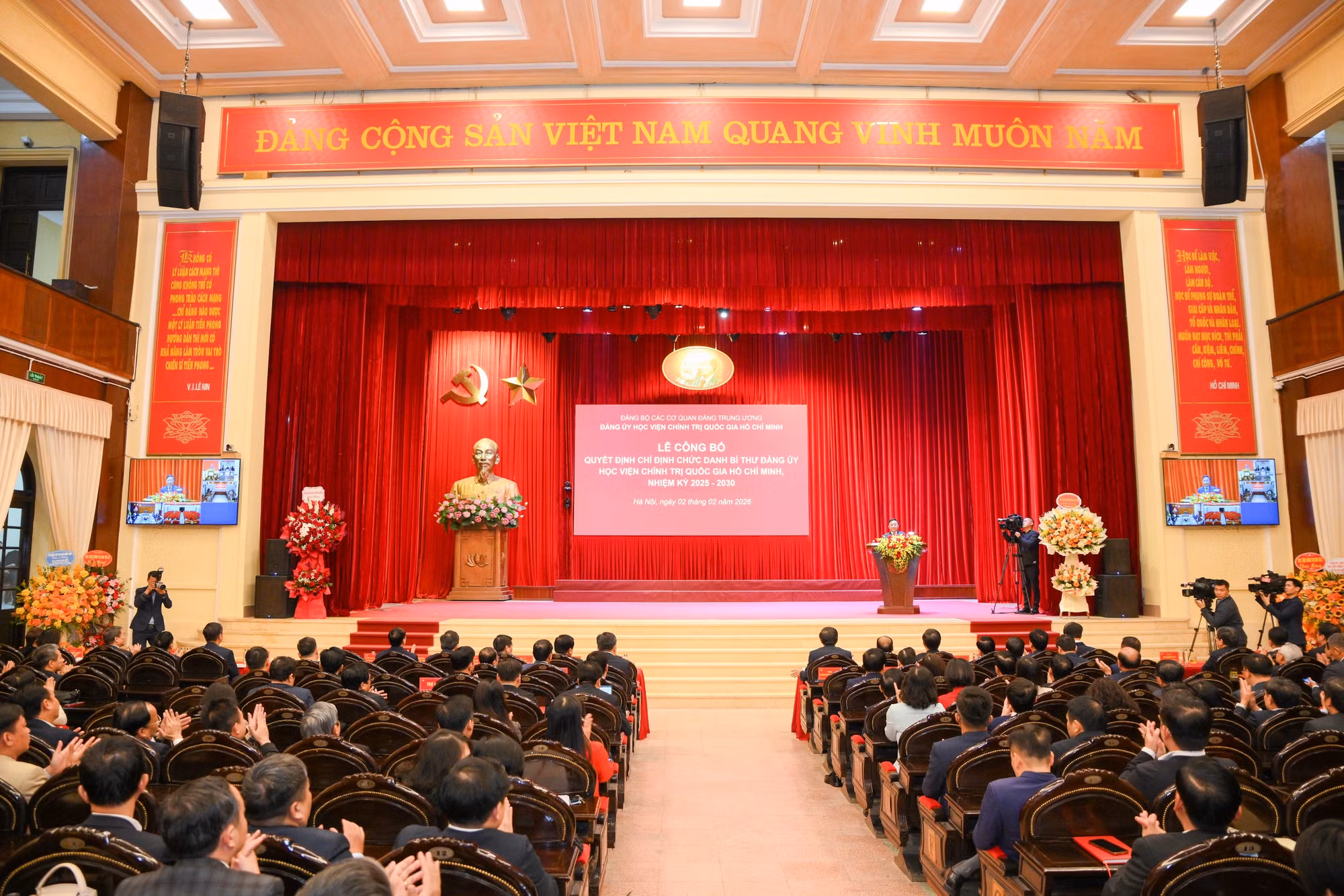 le-cong-bo-bt-hvctqg-8.jpg