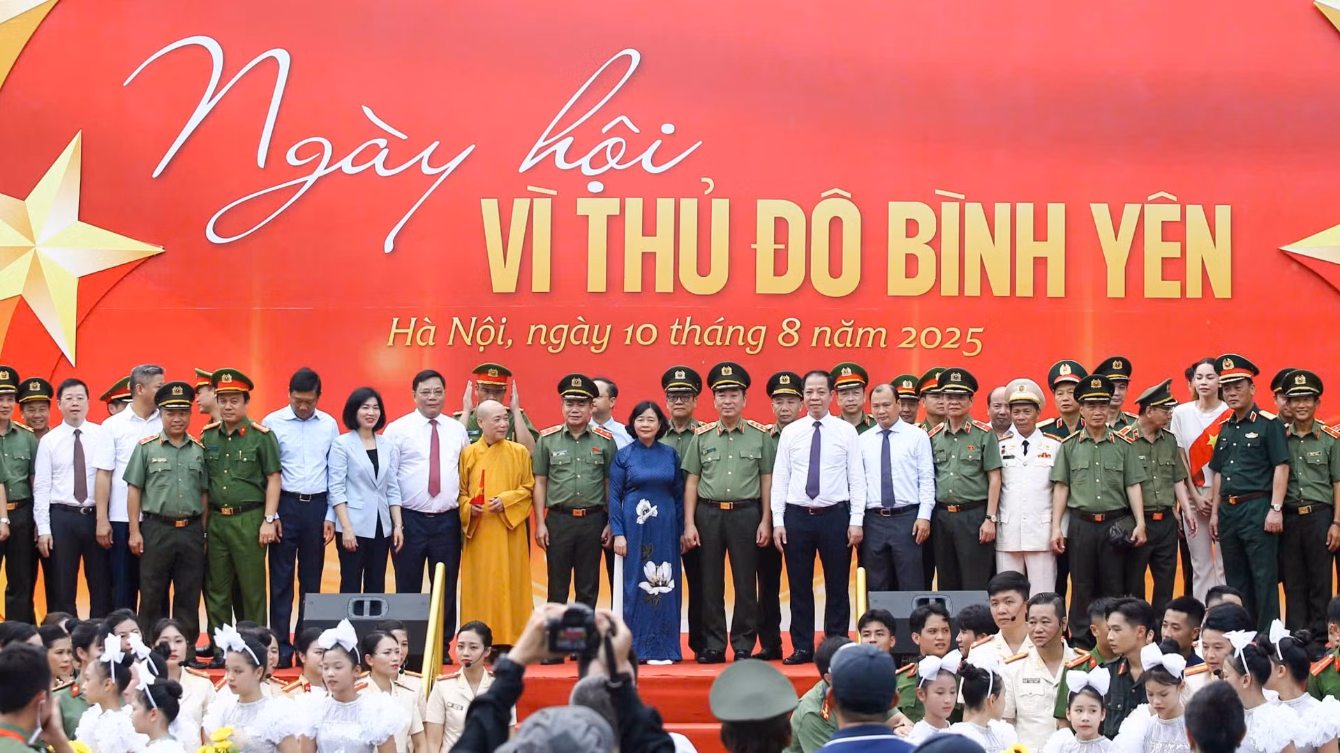 Các đại biểu tại ngày hội.
