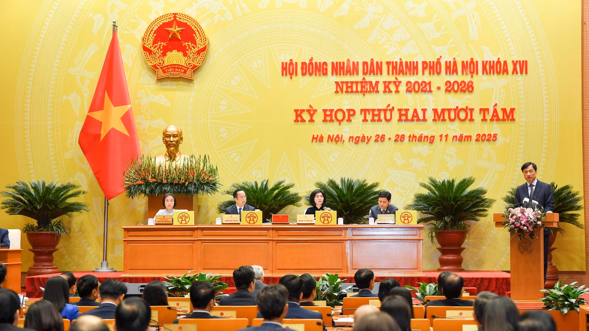 Quang cảnh phiên khai mạc Kỳ họp thứ 28 Hội đồng nhân dân thành phố Hà Nội.