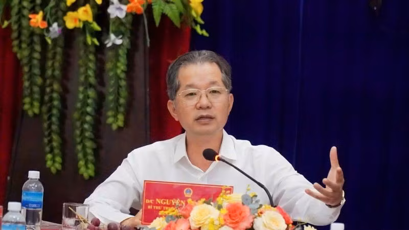 Đồng chí Nguyễn Văn Quảng, Bí thư Trung ương Đảng, Chánh án Tòa án nhân dân tối cao phát biểu tại hội nghị.