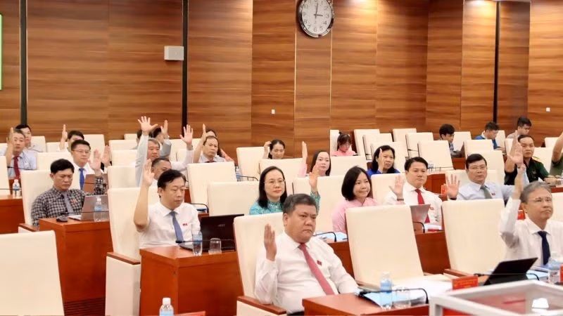 Các đại biểu tán thành chủ trương thành lập 4 phường mới.