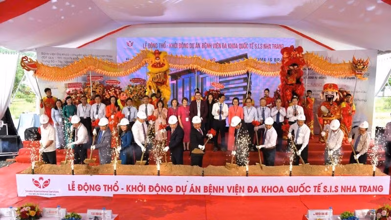nghi thức khởi công bệnh viện đa khoa Quốc tế S.I.S Nha Trang.