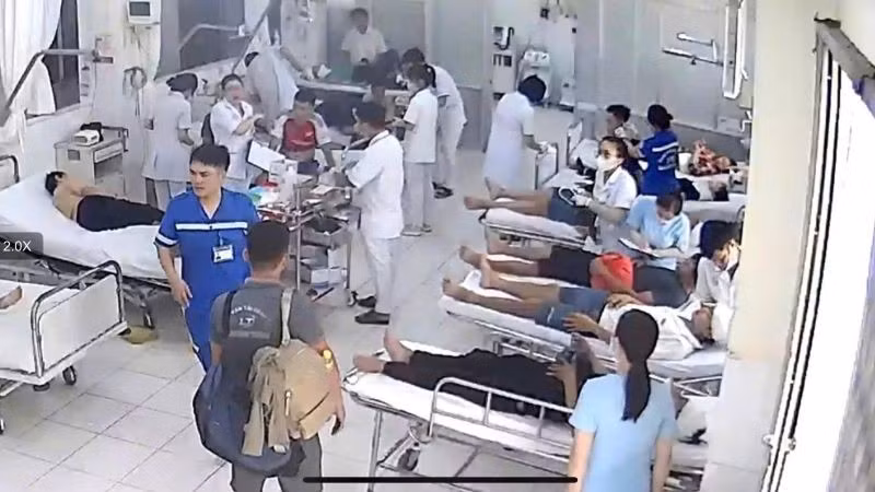 Các nạn nhân đang được điều trị tại Bệnh viện đa khoa Khánh Hòa. (Ảnh CTV)
