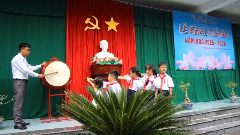 tieng-trong-truong-tu-dao-son-tu-tay.jpg