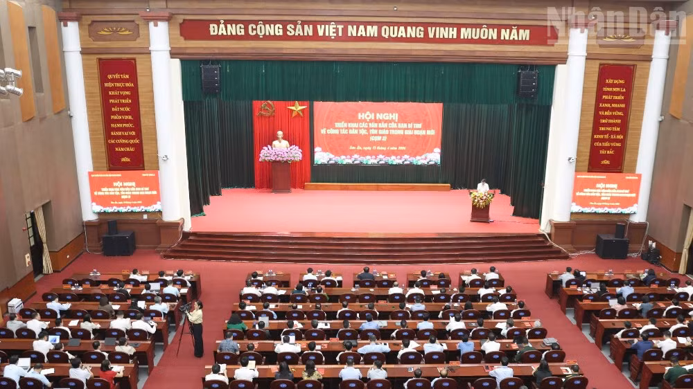 Hội nghị quán triệt, triển khai các văn bản của Ban Bí thư về công tác dân tộc, tôn giáo trong giai đoạn mới tại Sơn La.