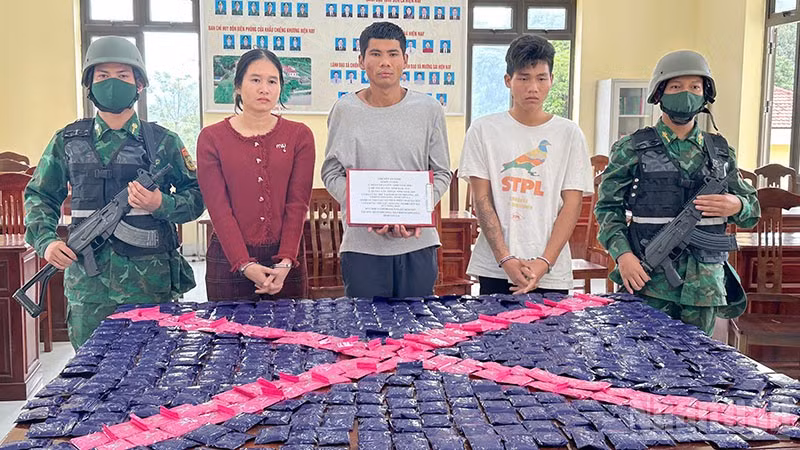 3 đối tượng cùng tang vật bị lực lượng chức năng bắt giữ.