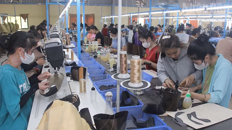 Nhiều lao động nữ người dân tộc tại các xã vùng khó khăn của Sơn La đã được đào tạo nghề may.