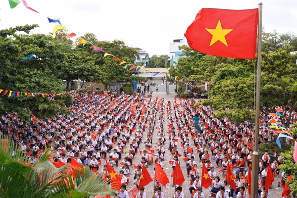 Không khí ngày khai giảng tại trường Trường tiểu học Cao Văn Ngọc, Thành phố Hồ Chí Minh. (Ảnh: TTXVN)