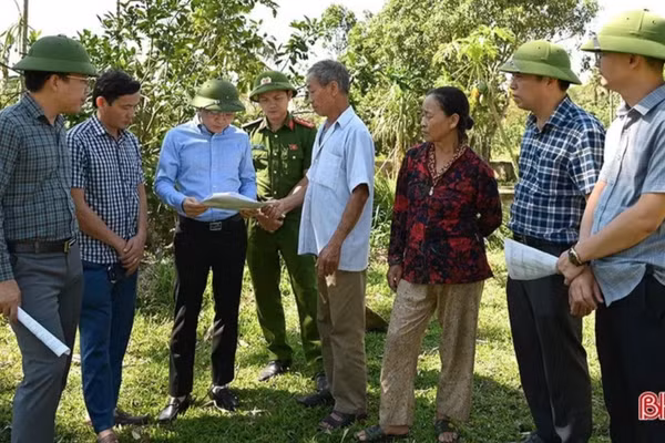 Ảnh minh họa: Đảng ủy, Ủy ban nhân dân xã Hà Linh, tỉnh Hà Tĩnh đang triển khai mô hình “Ngày thứ 7 không hẹn”. (Ảnh: Báo Hà Tĩnh)