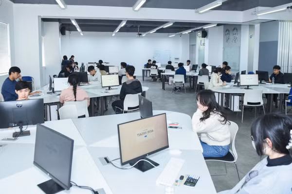 Thí sinh tham dự Đánh giá tư duy của Đại học Bách khoa Hà Nội. (Ảnh: Đại học Bách khoa Hà Nội)