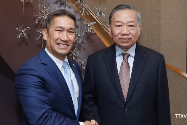 Tổng Bí thư, Chủ tịch nước Tô Lâm tiếp Quyền Bộ trưởng Hải quân Hoa Kỳ Hùng Cao. (Ảnh: Thống Nhất–TTXVN)