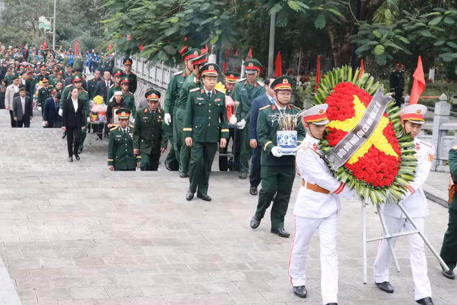 Lễ truy điệu và an táng hài cốt liệt sĩ tại Nghĩa trang Liệt sĩ Vị Xuyên.