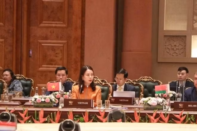 Thứ trưởng Ngoại giao Nguyễn Minh Hằng phát biểu tại Hội nghị Bộ trưởng Ngoại giao Nhóm các nền kinh tế mới nổi (BRICS) mở rộng. (Ảnh: TTXVN)
