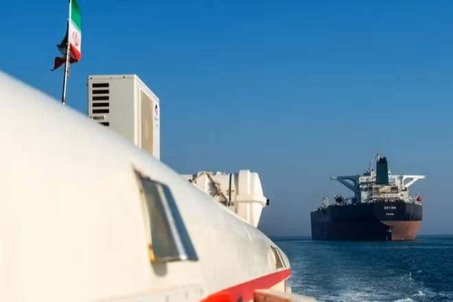 Mỹ áp đặt trừng phạt hơn 30 cá nhân và tàu thuyền Iran