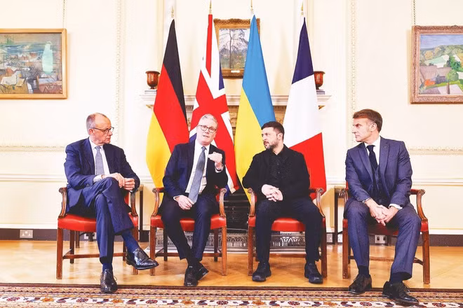 Các nhà lãnh đạo Anh, Pháp, Đức và Ukraine gặp nhau tại London. (Ảnh: TÂN HOA XÃ)