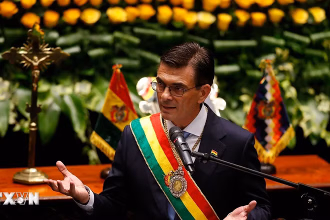 Bolivia ban hành luật về tình trạng khẩn cấp do bất ổn kéo dài